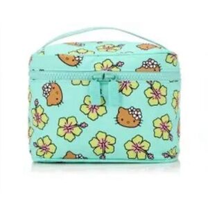 Aloha Collection x Hello Kitty DFS Cabin Crew Kit
Brand New